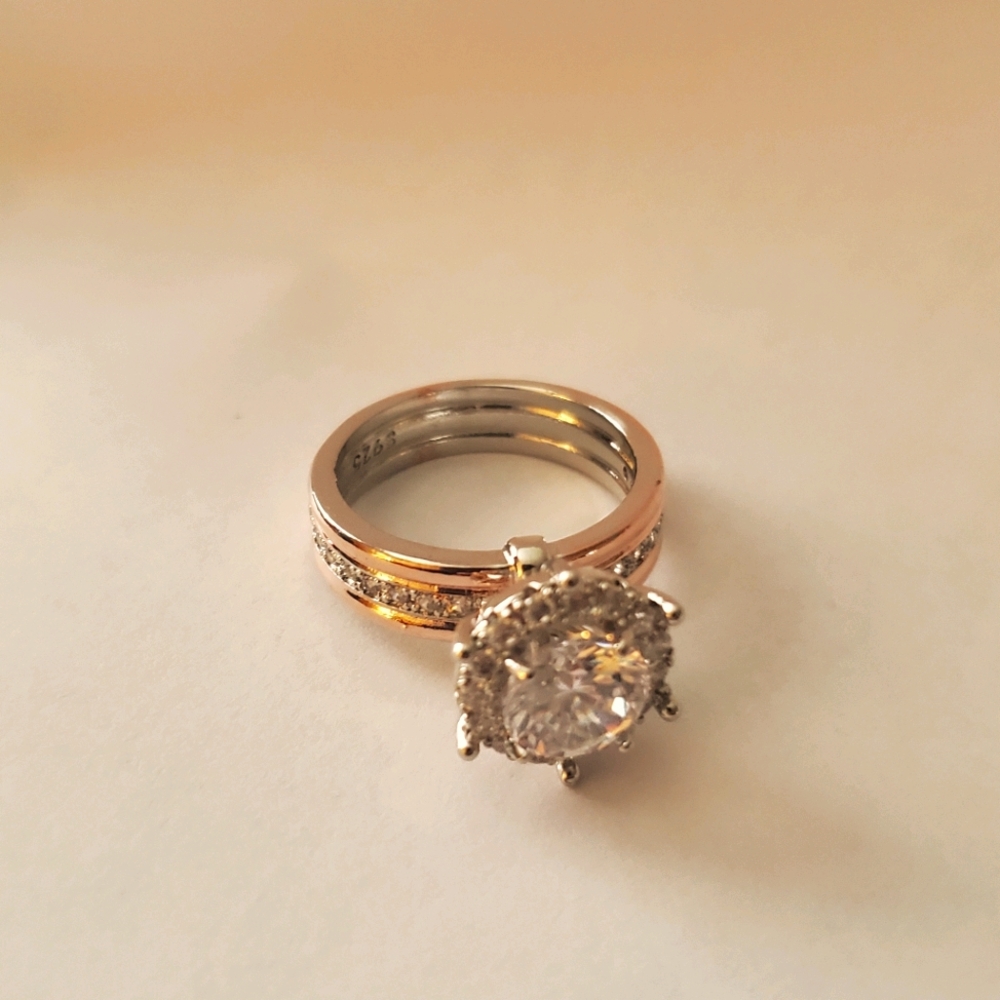 Womens ring